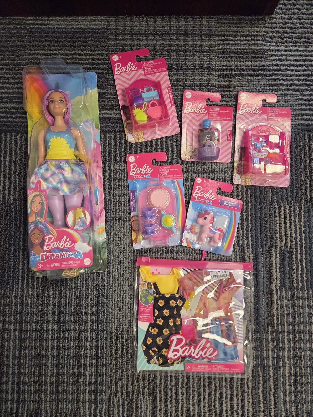 Barbie Dreamtopia Unicorn Doll with outfit and accessories-NWT-Bundle Of 7 Items